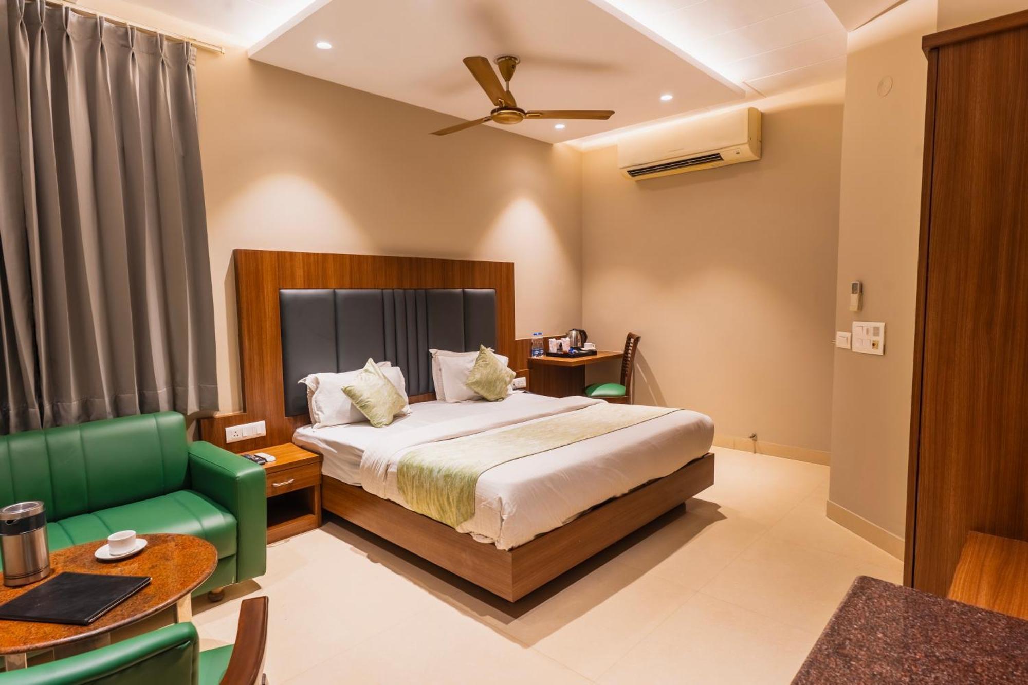 Hotel Amritsar International 2 Min Walk From Amritsar Bus Stand Dış mekan fotoğraf