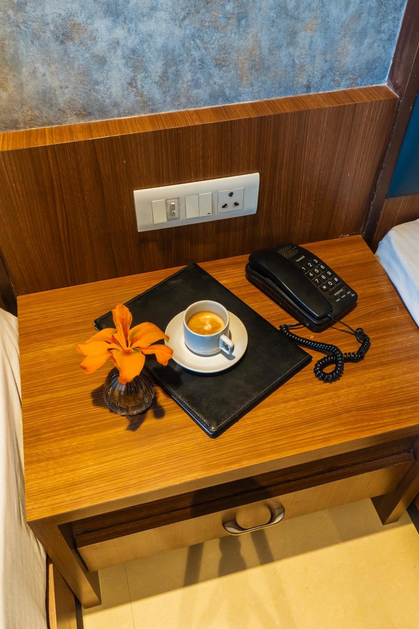Hotel Amritsar International 2 Min Walk From Amritsar Bus Stand Dış mekan fotoğraf
